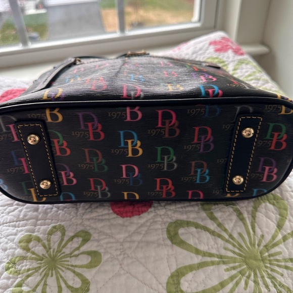 Dooney & Bourke Black w/Rainbow Signature Backpack - Rare!!! - Picture 3 of 6